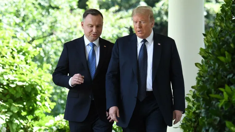 Andrzej Duda ogłosił późnym wieczorem. O tym rozmawiał z Donaldem Trumpem, wspomniał o Nawrockim