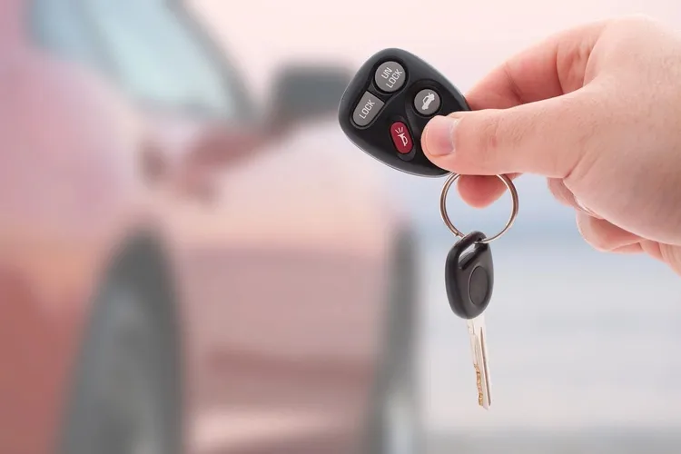 Nowe czy używane auto w wynajmie długoterminowym – co się bardziej opłaca?