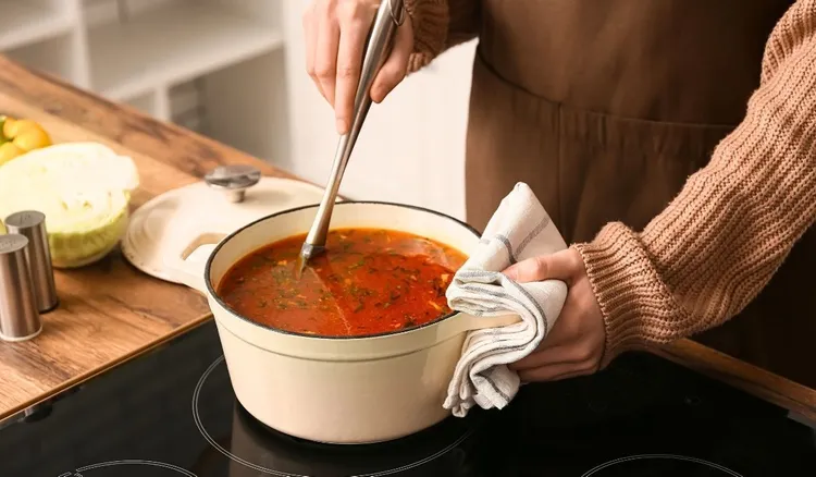 Robię jeden gar zupy na kilka dni. Obiad mam z głowy, a smakuje wybornie