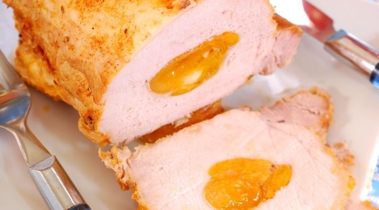 Cudownie soczysty pieczony schab nadziewany suszonymi morelami
