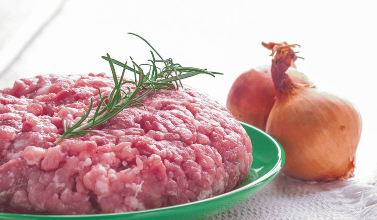 Jakie mięso na kotlety mielone? Babcia Stasia zawsze wybiera 1 opcję