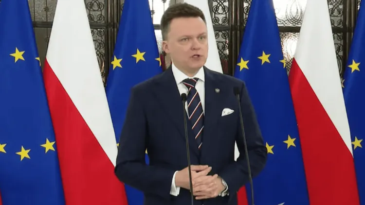 Hołownia chce utrudnić wyjście Polski z UE. Ustawa ma osłabić Sejm