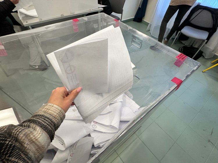 Wybory 2023. Czym są sondaże exit poll? Kiedy zostaną opublikowane?