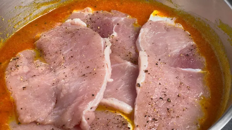 Nie mleko, schab marynuję inaczej. Schabowe wychodzą obłędnie kruche