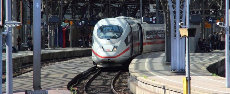 Pociągiem z Warszawy do Wrocławia dojedziemy w 2 godziny? Wszystko za sprawą jednej inwestycji