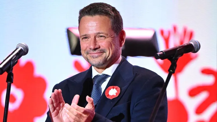 Rafał Trzaskowski dostanie podwyżkę, radni zdecydowali. Tyle będzie zarabiał prezydent Warszawy