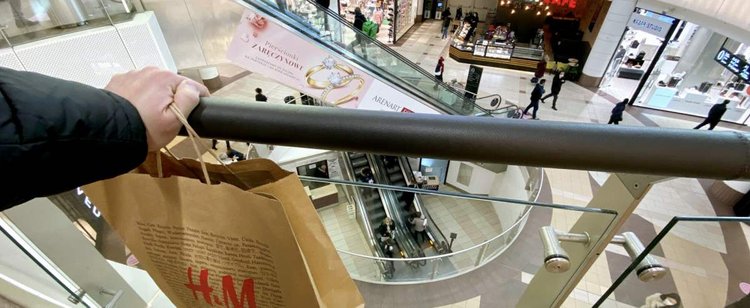 Polacy rzucili się na galerie zaraz po otwarciu. Masowo kupowane są dwa rodzaje produktów