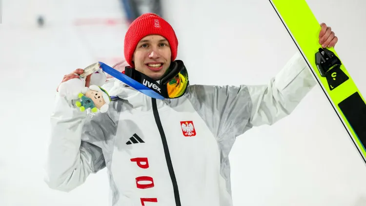Jeden skok otworzył drzwi do wielkiej kariery i ogromnych pieniędzy. Tyle Tomasiak dostanie za srebro