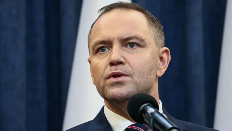 Prezydent Nawrocki zmienia decyzję w ostatniej chwili. W tle spotkanie Orban-Putin