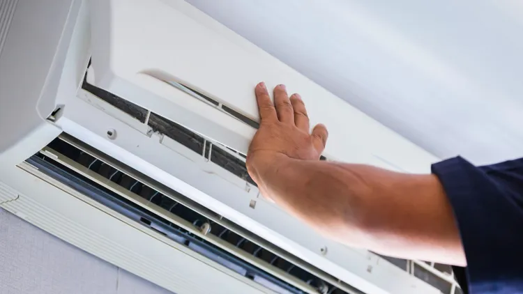 Klimatyzacja zamiast kaloryferów przy -20°C. Taki rachunek dostał za 80-metrowe mieszkanie