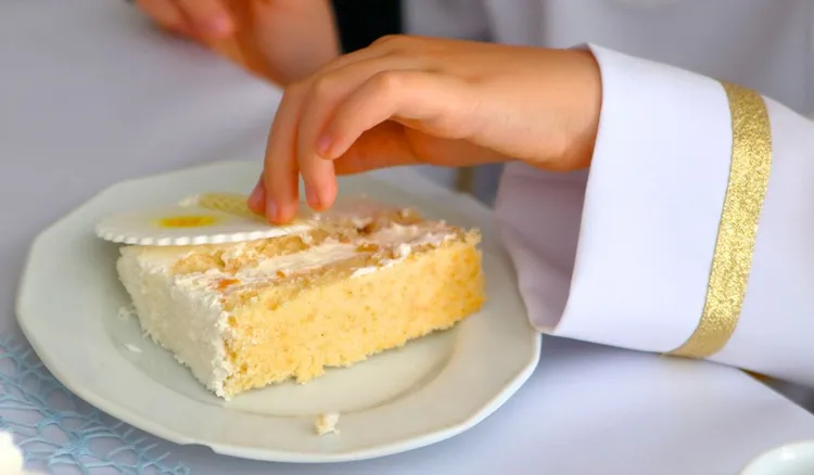 Tyle kosztuje talerzyk na komunię w 2025 roku. Cena zwala z nóg