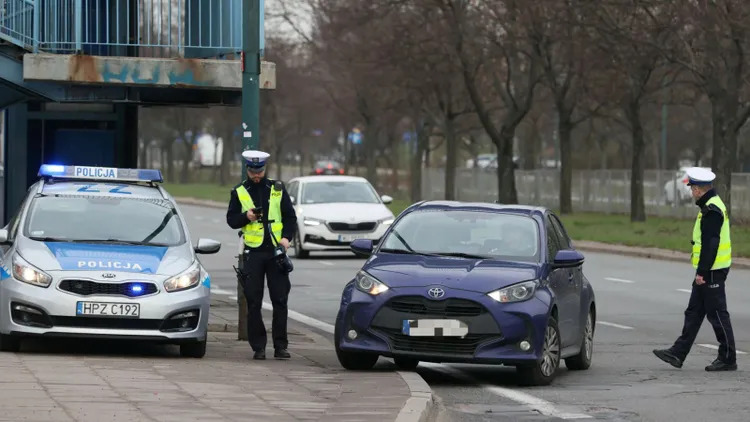 Kierowco, za jazdę "po staremu" będą zabierać prawo jazdy. 30 marca zadziała nowy przepis