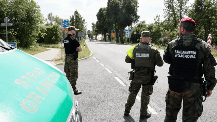 Od rana wielkie zmiany na granicach. Wojsko wychodzi na drogi, Polacy muszą się przygotować