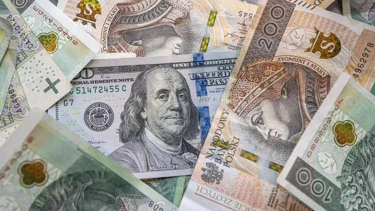 Kurs polskiej waluty zanurkował. Złoty reaguje na wtargnięcie rosyjskich dronów do Polski