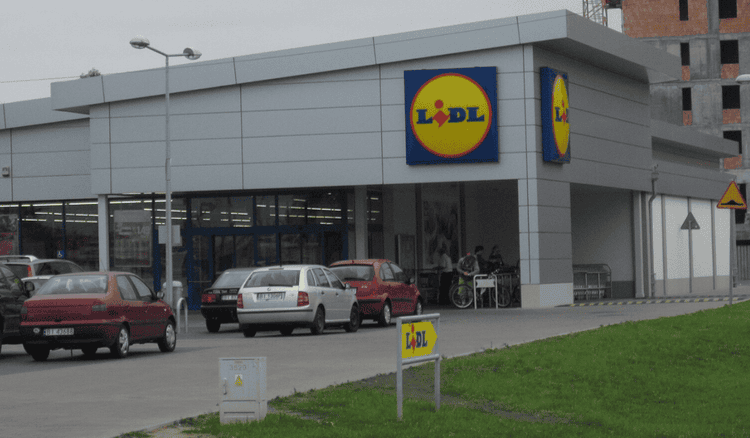 Lidl kontra Biedronka. Prześwietlili ceny i wskazali, gdzie jest taniej