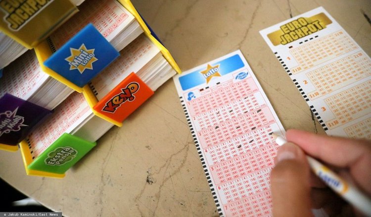 60-latek wygrał na loterii fortunę. W kolekturze doszło do pomyłki