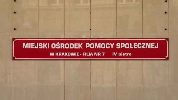 MOPS-y do likwidacji, gminy przechodzą na CUS. Wiadomo już, co dalej z zasiłkami