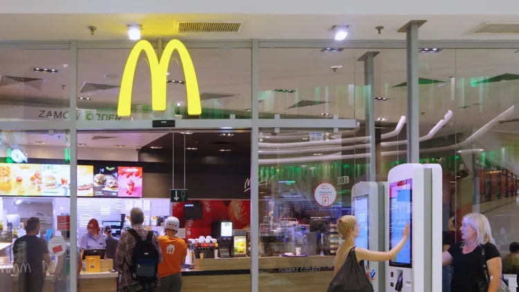 Zamówił 69 zestawów z burgerem drwala. Mieszkaniec Warszawy otrzymał rekordowy paragon z McDonald's
