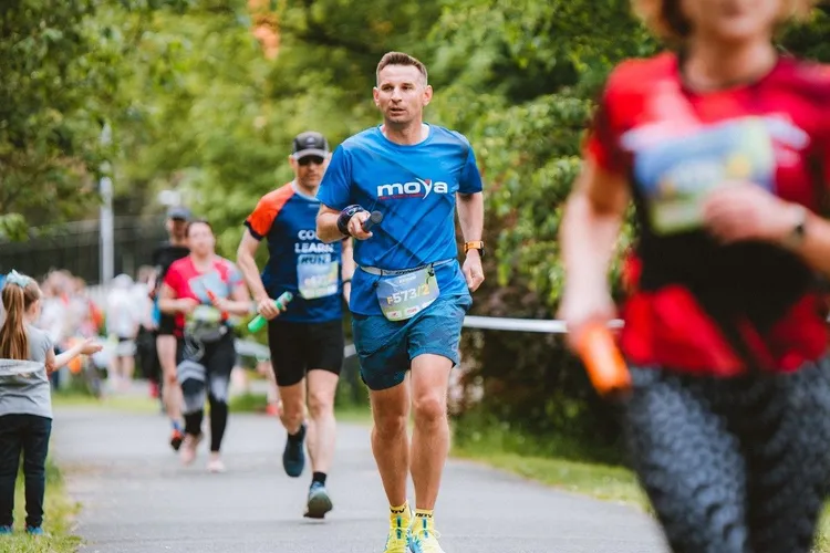 Biegacze Stawiają na Sztafetę – MOYA Wspiera XVIII Maraton Sztafet