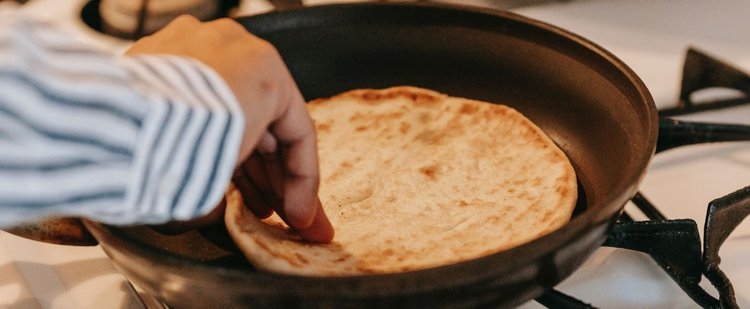 Tradycyjny chlebek pita – najprostszy przepis