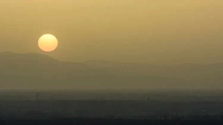 Pył znad Sahary nad Polską. Meteorolodzy pokazali mapę, narażone szczególnie te regiony