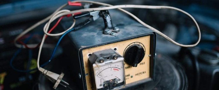 38-latek wybudował domową elektrownię. Wykorzystał kradzione akumulatory 