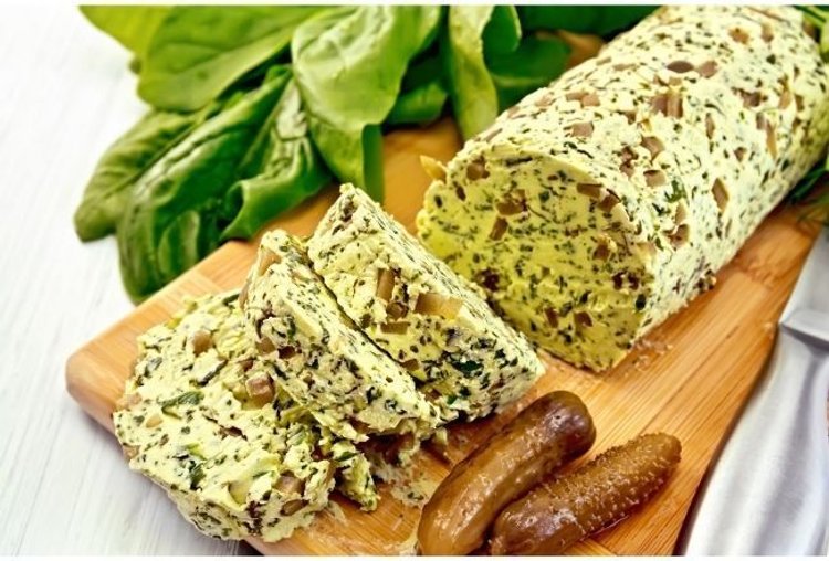 Obłędnie pyszna pasta do kanapek z kiszonym ogórkiem