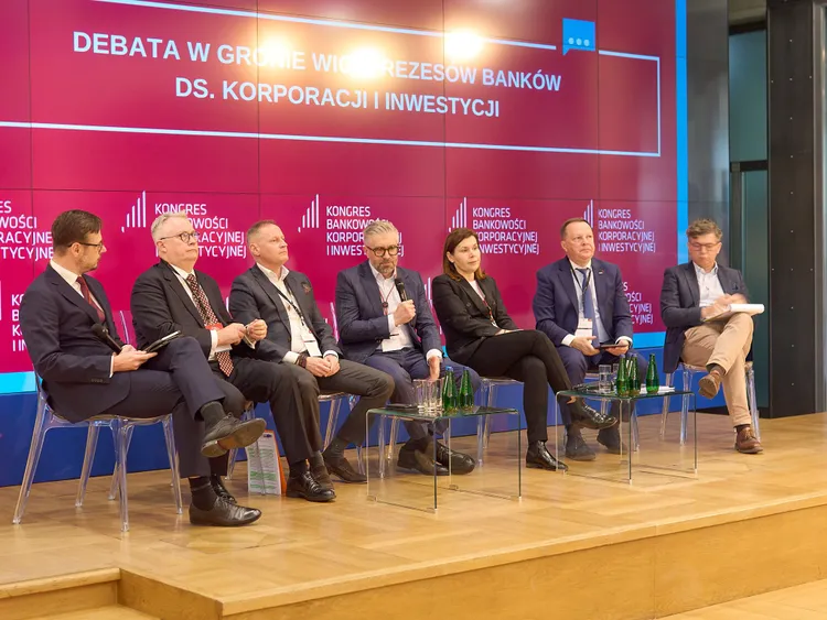 Banki chcą kredytować, ale... Debata wiceprezesów o KPO, niskich marżach i hamulcach polskiej gospodarki