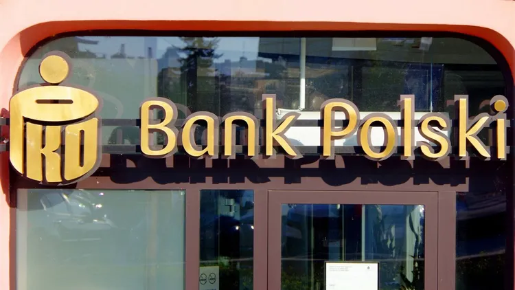 PKO BP z ważnym komunikatem. Problemy klientów banku w trakcie majówki