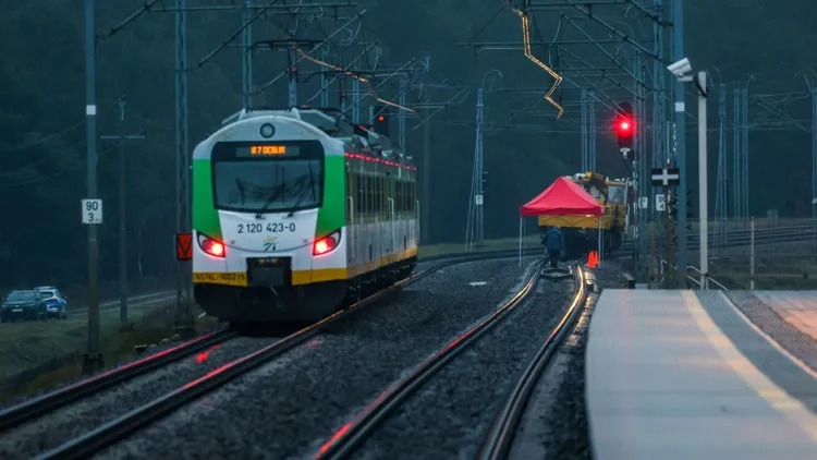 Trzeci stopień zagrożenia CHARLIE wprowadzony w Polsce. Te miejsca pod wzmożoną kontrolą