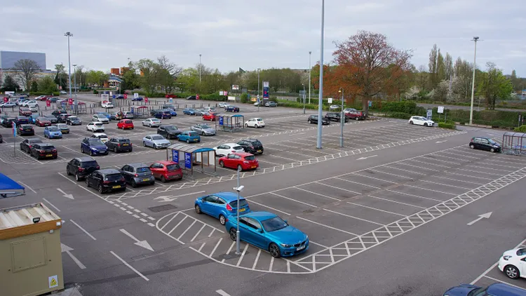 Nowe opłaty w szpitalach. Za parkowanie trzeba zapłacić więcej niż w centrum Warszawy