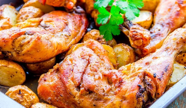 Marynowane udka z kurczaka pieczone według receptury Kuronia. Obiadowa klasyka