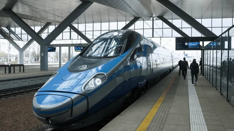 Rewolucja na kolei. Pasażerowie mogą już korzystać z nowych tras pendolino
