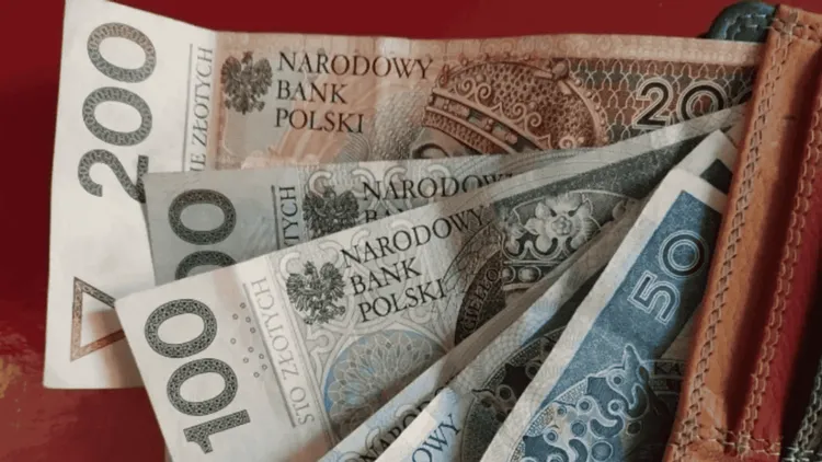 Od marca ZUS będzie wypłacać ponad 650 zł miesięcznie. Mało znane świadczenie trafi do tysięcy Polaków
