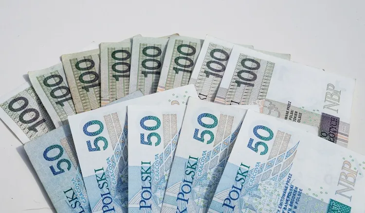 Dla kogo 1500 zł "babciowego"? Wiemy, jakie warunki trzeba spełnić