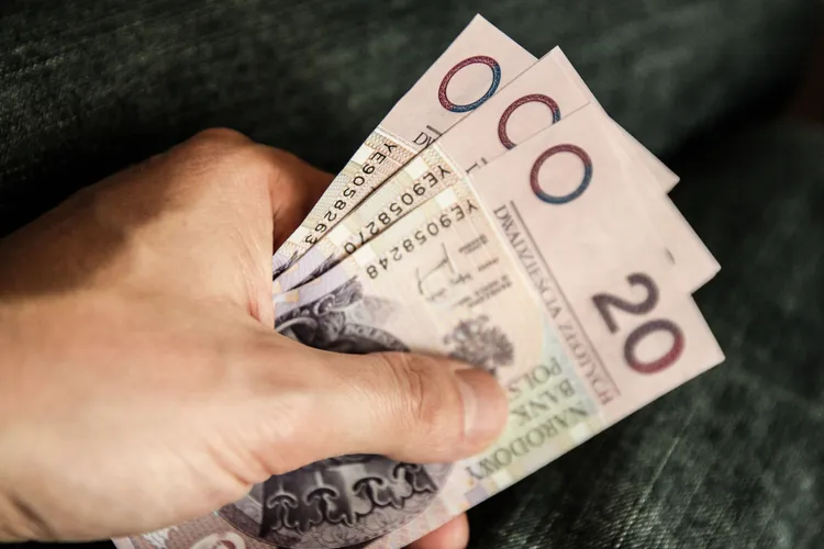 Emerytury i renty w 2025 roku będą wyższe. Ile pieniędzy wpłynie na konta?