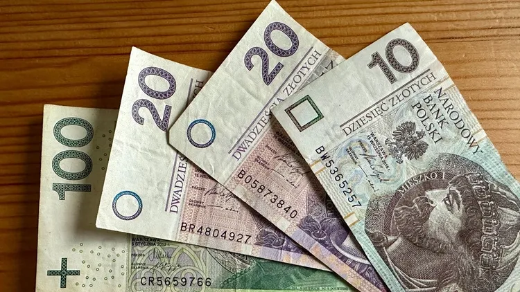 Polakom coraz trudniej zaaklimatyzować się do nowego miejsca pracy