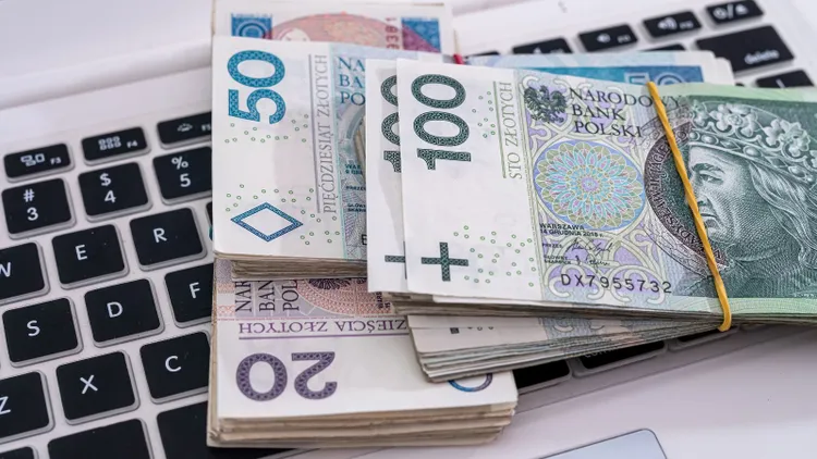 Pracujący seniorzy mogą dostać nową ulgę. Projekt trafił już do Sejmu