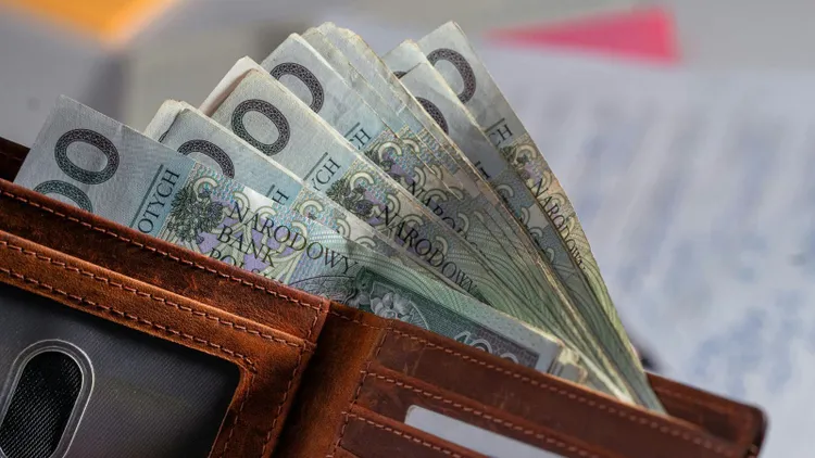 Dostajesz niższą pensję niż inni pracownicy? Nowe przepisy pozwalają żądać wyrównania od pracodawcy