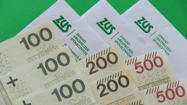 Niemal 1800 złotych miesięcznie dla seniorów, ale nie emerytów. ZUS wypłaci świadczenie ochronne