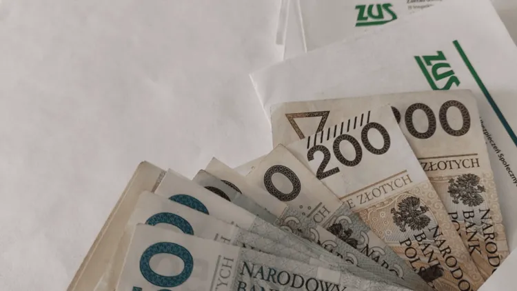 Ruszają wypłaty. Seniorzy dostaną czternastą emeryturę, ale nie każdy w całości