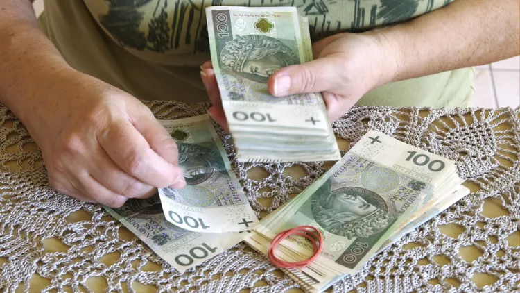 Część kobiet dostanie wyższą emeryturę po 65. urodzinach. Decyduje jeden warunek