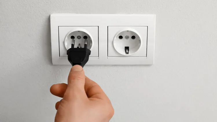 To największy "pożeracz" energii w twoim domu. Polacy prawie nigdy nie odłączają go od prądu