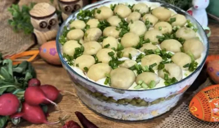 Zrobiłem na próbę taką sałatkę. Jest tak dobra, że podam ją na Wielkanoc