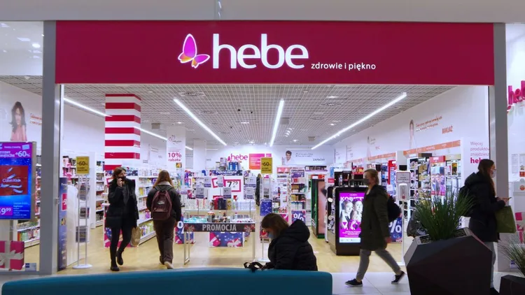 Do Hebe ustawiają się długie kolejki. Hity na Dzień Matki można dostać nawet 80 proc. taniej