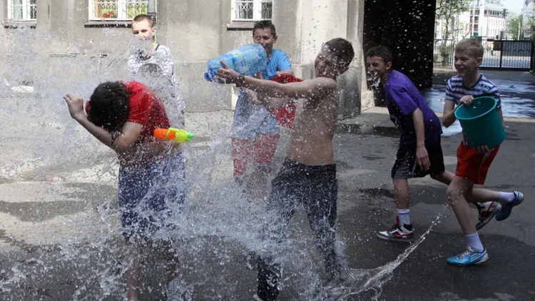 Za taki numer w Śmigus-Dyngus nawet 5 tys. zł kary. Policja nie będzie miała litości