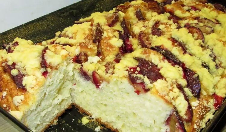 Przepis na to ciasto ze śliwkami dostałam od babci. Robię je każdego lata, zawsze się udaje