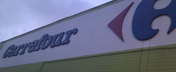 Carrefour i Ikea łączą siły. Klient wchodząc do sklepu może się mocno zdziwić