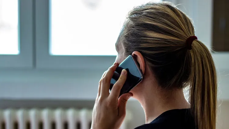 Dzwonią z numeru +373 i szybko się rozłączają. Jeden błąd może słono kosztować