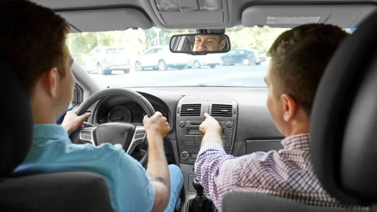 Masz auto? Zapłacisz 9610 złotych kary, jeśli zapomnisz o jednej, bardzo prostej rzeczy. Zmiany od nowego roku